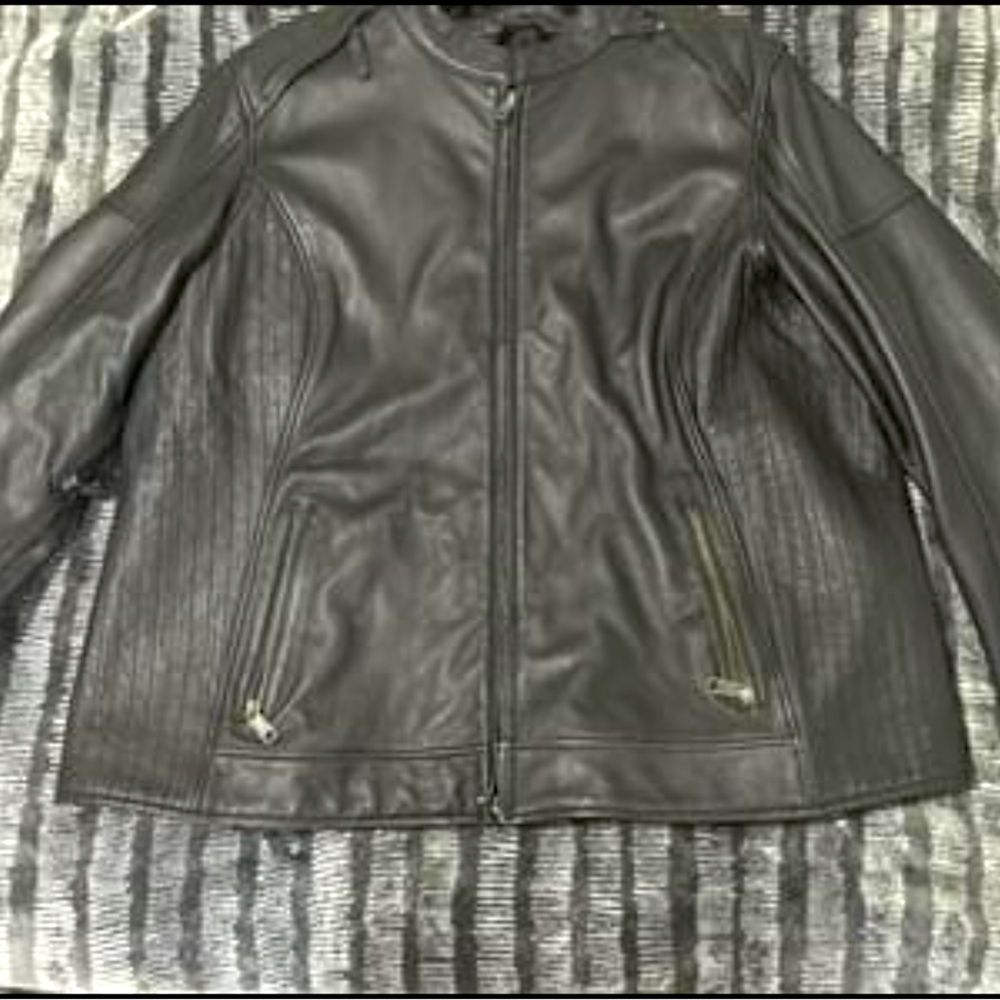 Harley Davidson leather jacket. Women’s